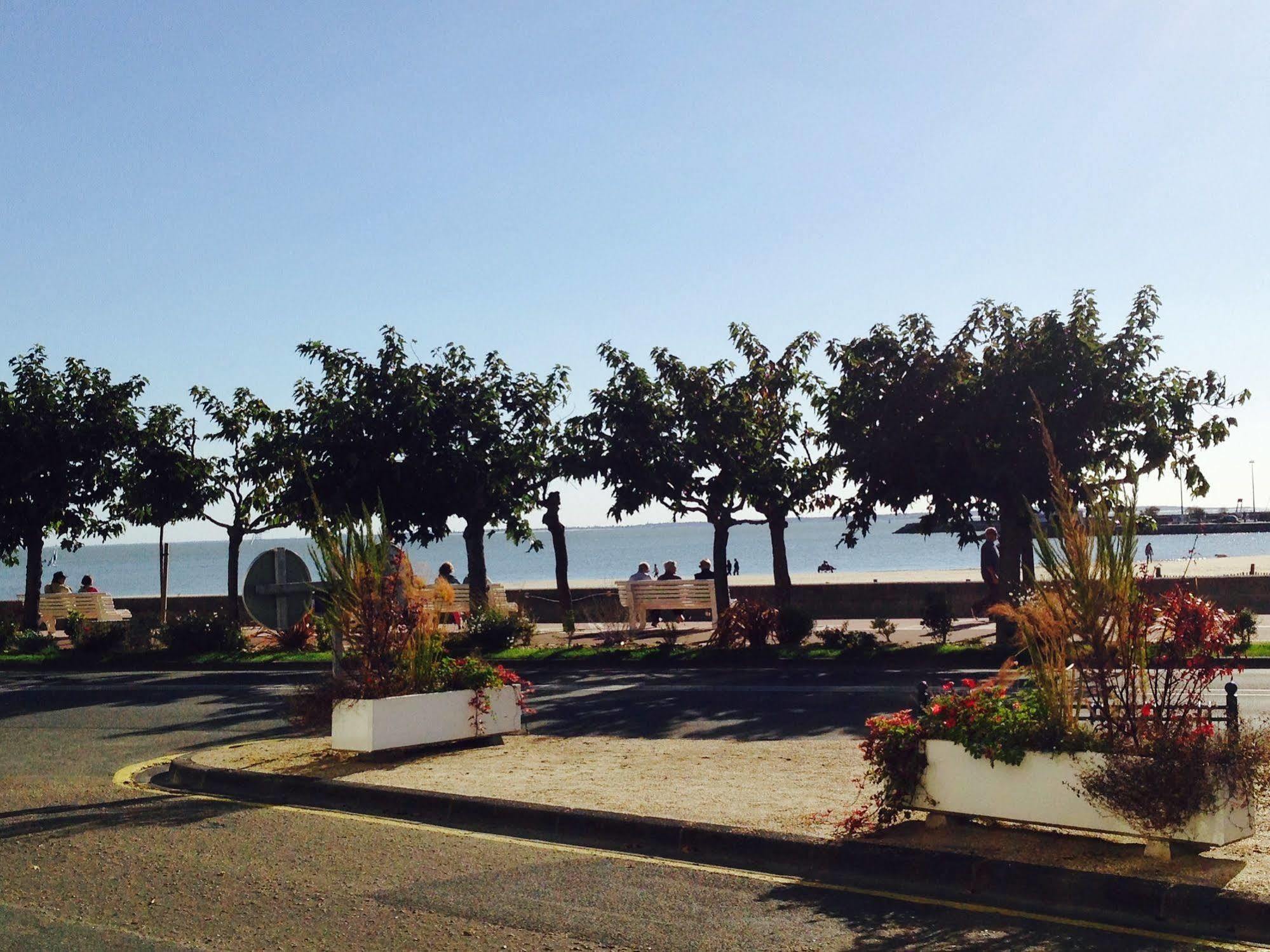 Logis Hotel Reve De Sable Royan Exterior photo